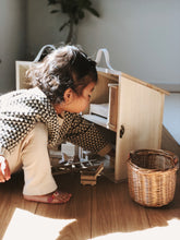 画像をギャラリービューアに読み込む, wooden crafted house